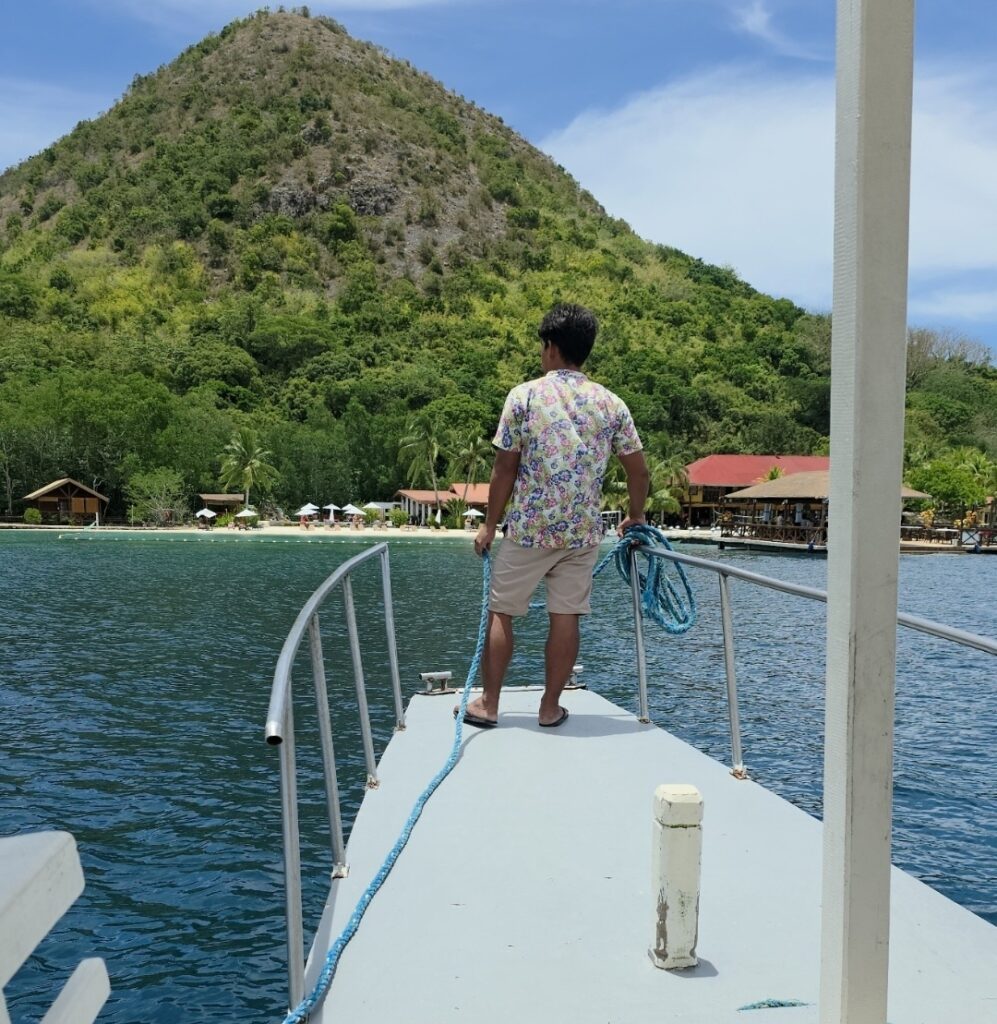 搭船漸漸靠近El Rio Y Mar 的快照