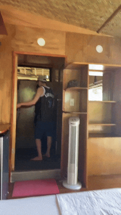 Paolyn Houseboats Half Glass Houseboat (Lagoon Side)的動圖